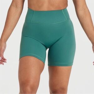 Oner active timeless High-Waisted green shorts